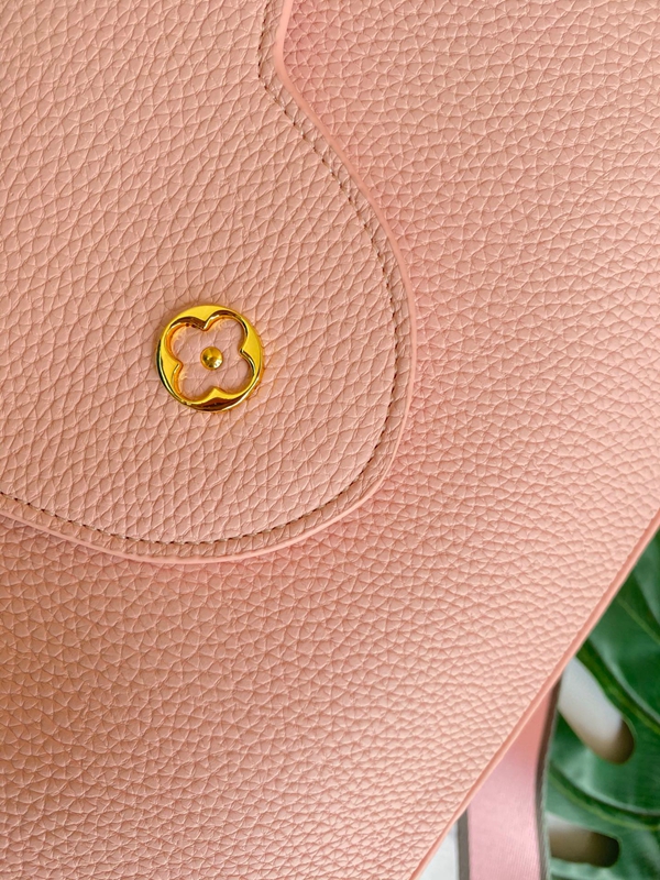 ルイヴィトンバッグ角部分ディテール